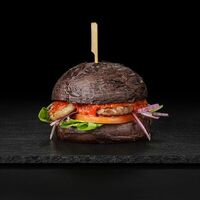 Бургер с говядиной и булочкой на выборв Bon appetit