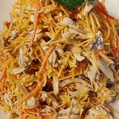 Салат с картофелем, курицей и репчатым луком в Дон Фан по цене 959 ₽