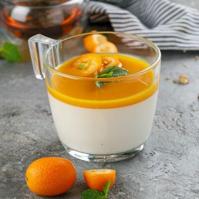 Панна котта с манго и маракуйей в Кукумбер по цене 390