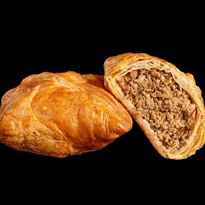 Пирожок слоеный с мясом в Пекарь Хлебов по цене 200 ₽