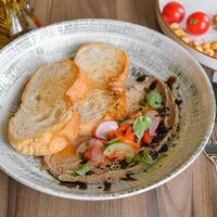 Паштет из куриной печени с печеным перцем и чиабаттой в Волна