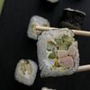 Ролл Цезарь с курицей в PANDA SUSHI по цене 369