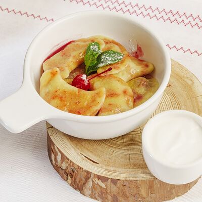 Вареники с вишней в Трактиръ Кадриль по цене 485 ₽