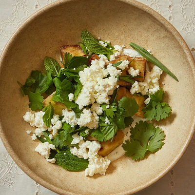 Баклажаны с вялеными томатами, брынзой и пряной зеленью в Банщики по цене 790 ₽