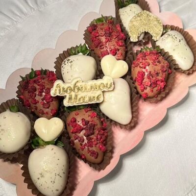 Клубника в шоколаде коробочка 10 ягодв Bloom House по цене 2020 ₽