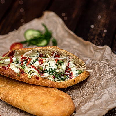 Хот-дог в булке в Мистер Гирос по цене 185 ₽