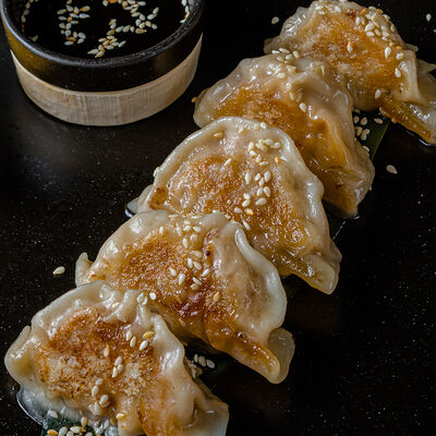 Гёдза со свининой в Tottori по цене 600 ₽