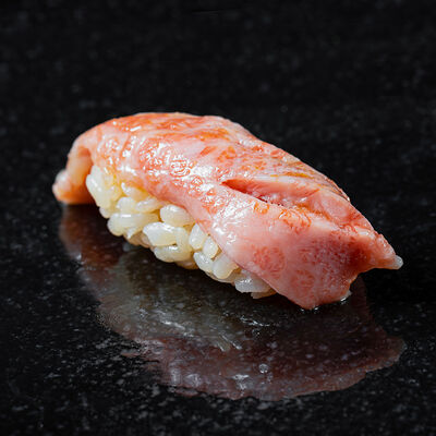 Суши Вагю в Kappou Hiroki Arakawa по цене 2300 ₽