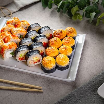 Набор роллов Нежность в Суши-бар Макс Бокс по цене 1532 ₽