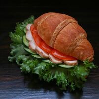 Сэндвич с курицей (круассан) в Даниш пекарня