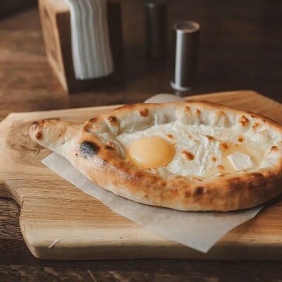 Хачапури по-аджарски в Рога Лося по цене 330 ₽