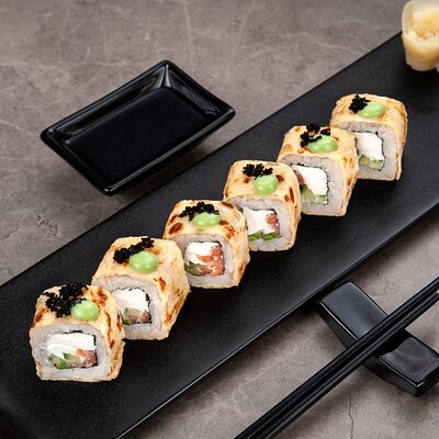 Ролл Харуна с лососем в Fish Проект Азия по цене 650 ₽