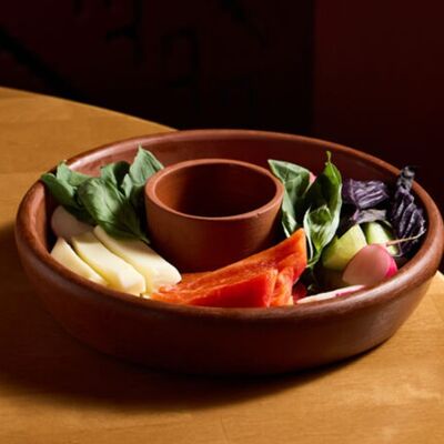 Кеци свежих овощей с молодым сыром и сванской солью в NANA Pirveli по цене 910 ₽