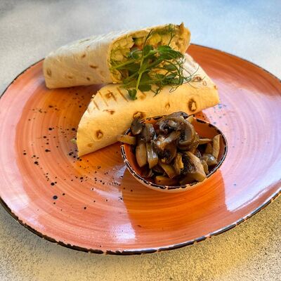 Шаверма с грибами веганская в Пойду Поем по цене 330 ₽