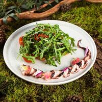 Салат с осьминогом в Ботаника