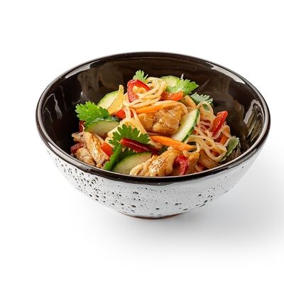 Салат Фунчоза с курицей в Menza по цене 295 ₽