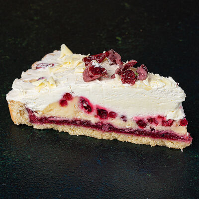 Торт брусничный с белым шоколадом в Orisushi по цене 300 ₽