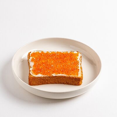 Бутерброд с красной икрой и взбитым маслом в Британские Пекарни по цене 890 ₽