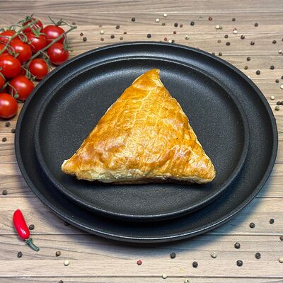 Самса с говядиной в Шашлык тандыр по цене 170 ₽