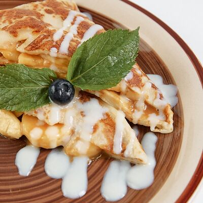 С вареной сгущенкой и бананом в Гуленьки & Блинотека по цене 459 ₽