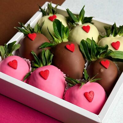Клубника в шоколадеLove is... S в Mosfresa по цене 2390