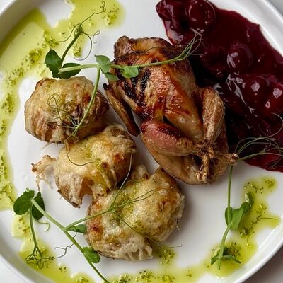 Перепелка с вишней демиглас и картофель под сыром в Crystal по цене 1050 ₽