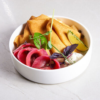 Блины с гравлаксом из кеты и сырным муссом в Sugar Mama по цене 540 ₽