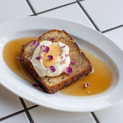 Лимонный кекс с кремом из белого шоколада в Dizengof/99 по цене 690 ₽