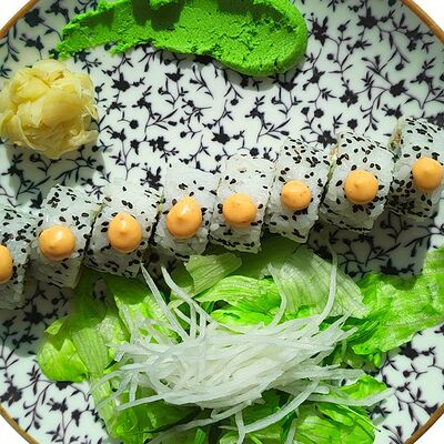 Ролл с лососем том ям в Cheese Knock по цене 690 ₽