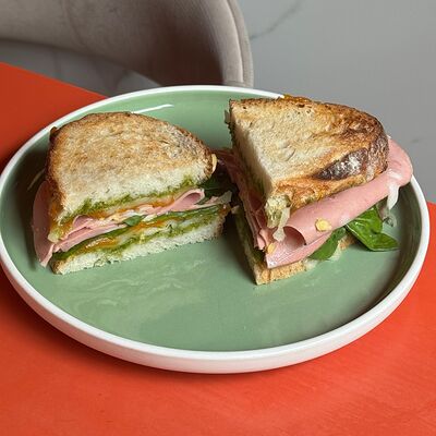 Гриль-чиз с мортаделлой в Muus по цене 585 ₽