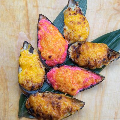 Мидии, запечённые под сыром, ассорти в Ёлы Роллы по цене 685 ₽