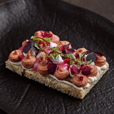 Сморреброд с печенью гуся и трюфельный крем в Осип Терлеев по цене 350 ₽