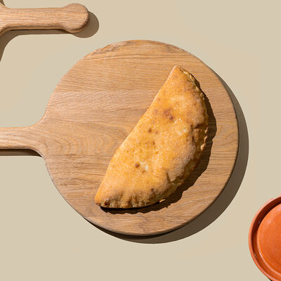 Картопилиани с сыром дрожж. тесто в Хачапури и вино по цене 250 ₽