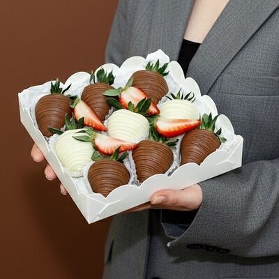 Клубника в шоколаде Duo (9-12 шт.) в Luna-Клубника в шоколаде по цене 2990 ₽