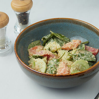 Салат с лососем и авокадо в Блеск по цене 490