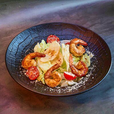 Цезарь с креветками в Heroes по цене 690 ₽