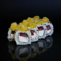Ролл с тунцом, грушей и соусом из маракуйи в HamsteR
