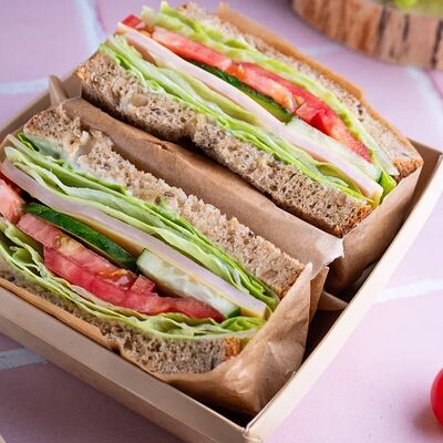 Сэндвич с ветчиной в Хореография Вкуса по цене 410 ₽