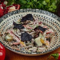 Телятина со свежими овощами и цыцаком в Дэда