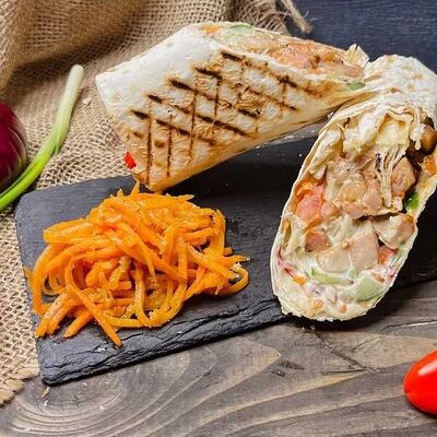 Шаверма в лаваше с морковкой в Шаверма шамс по цене 459 ₽