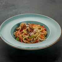 Wok c морепродуктами в сырно-сливочном соусе в Fugo home