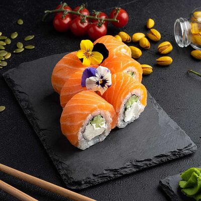 Oh my God Японский ролл Настоящая Филадельфия в Веселый Самурай Sushi Premium по цене 920 ₽