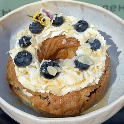 Заварное кольцо черника-голубика в CuPPcake по цене 696 ₽