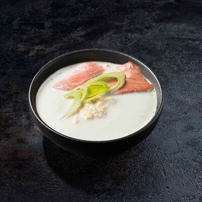 Сливочный суп с лососем в Вкусно Суши по цене 319