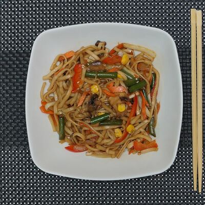 Вок с овощами Удон в Суши-бар Тунец по цене 338