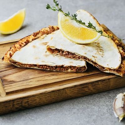 Ламаджо с сыром в Пиццерия Crazy Brothers по цене 280 ₽