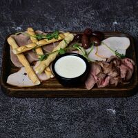 Мясное плато в The Square