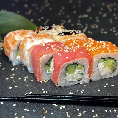 Филадельфия четыре вкуса в Суши Max по цене 569 ₽