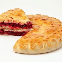 Осетинский пирог с вишней в Пекарня Чегем