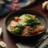 Цезарь с курицейв Охара